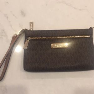 Michael Kors Bags - Michael Kors wristlet Michael Kors Bags - Michael Kors wristlet